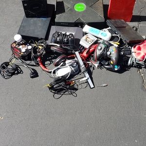 Game consoles & accessories